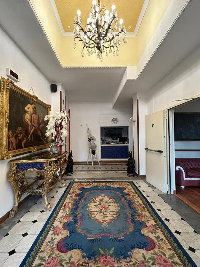 Hotel Petit Royal Ospedaletti Exteriér fotografie