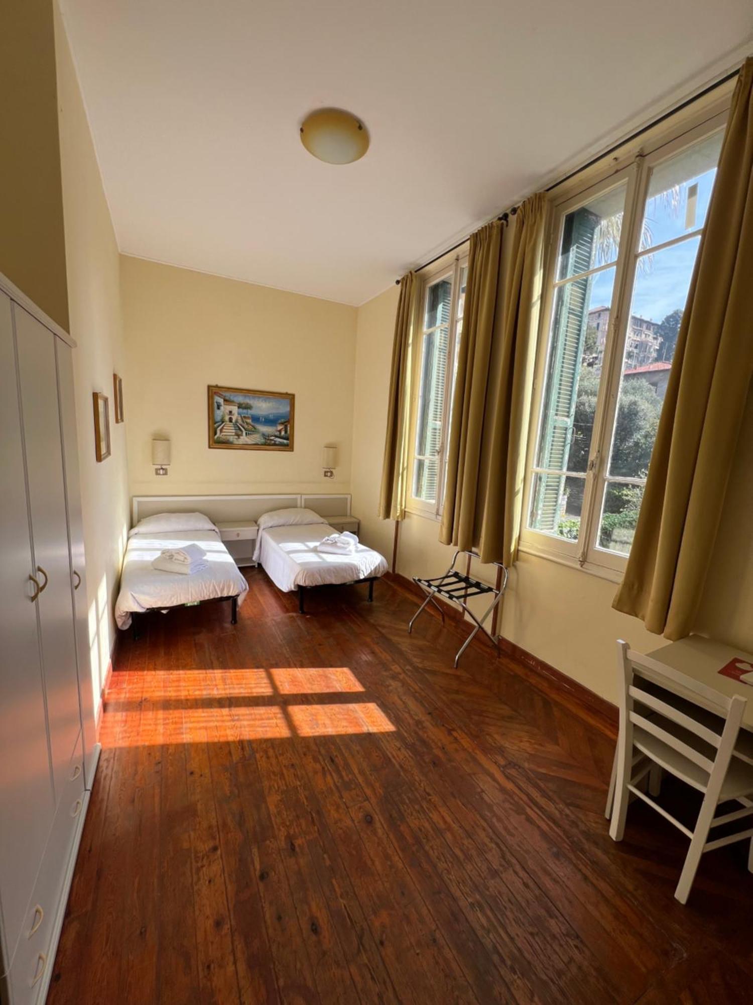 Hotel Petit Royal Ospedaletti Exteriér fotografie