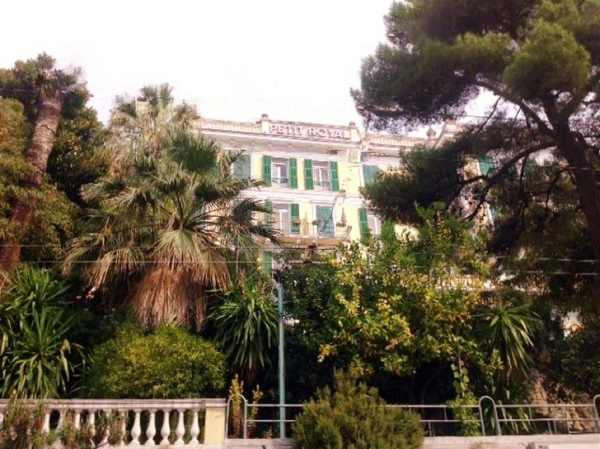 Hotel Petit Royal Ospedaletti Exteriér fotografie